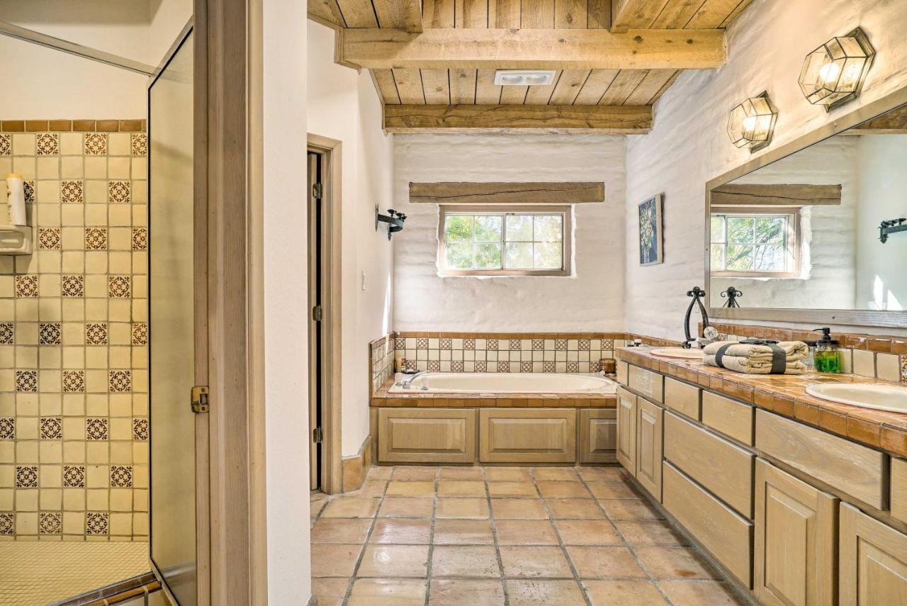 Las Cruces Home La Casa Blanca With Courtyard エクステリア 写真