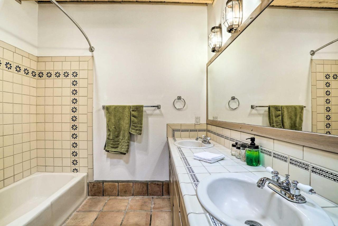 Las Cruces Home La Casa Blanca With Courtyard エクステリア 写真