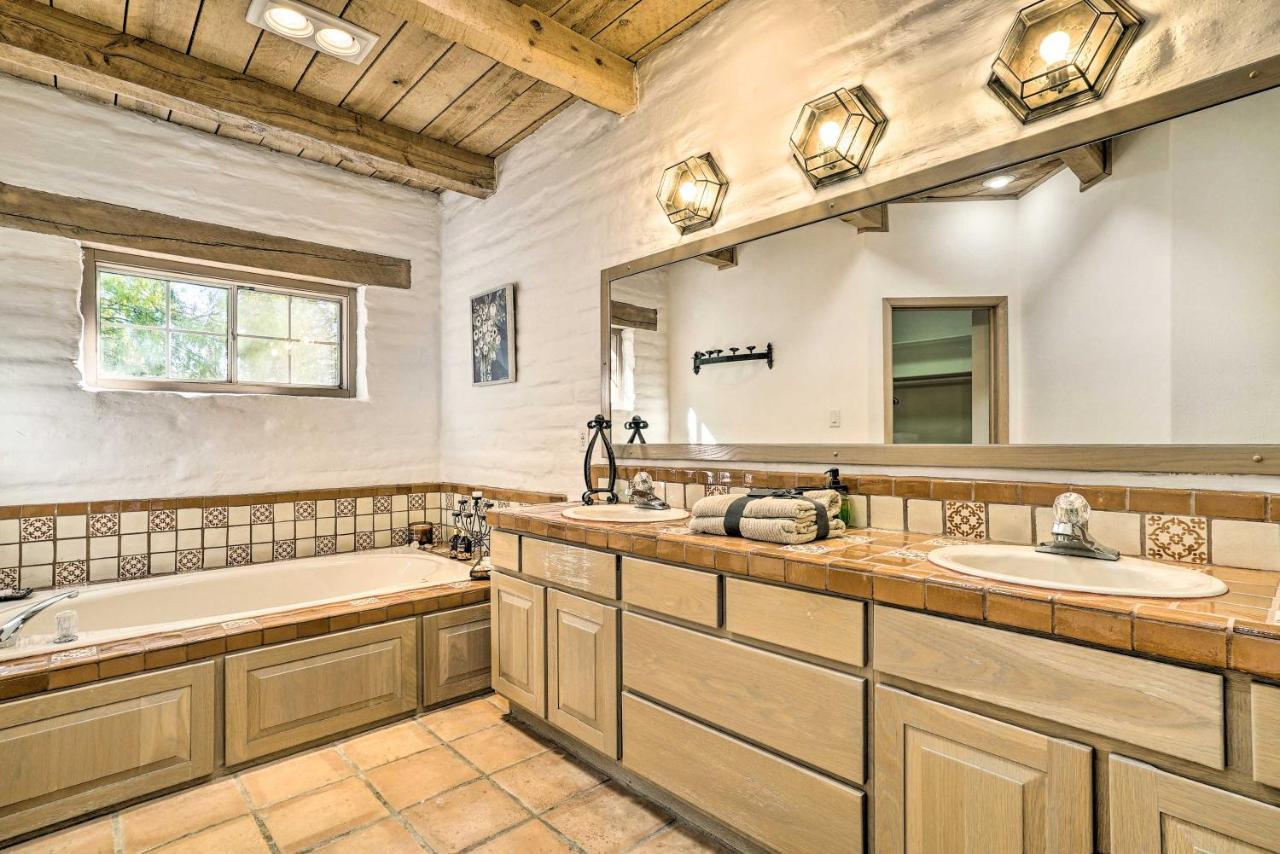 Las Cruces Home La Casa Blanca With Courtyard エクステリア 写真